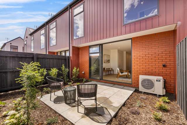 4/17 Donald Place Merivale_2