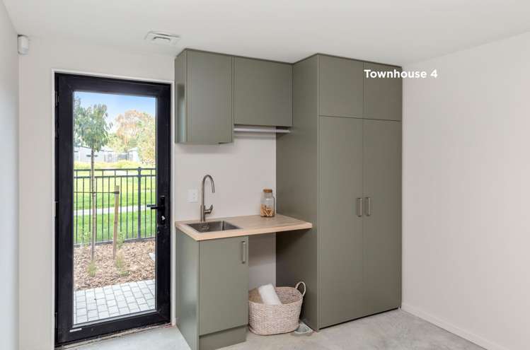 8/8 Akoranga Place Hornby_12