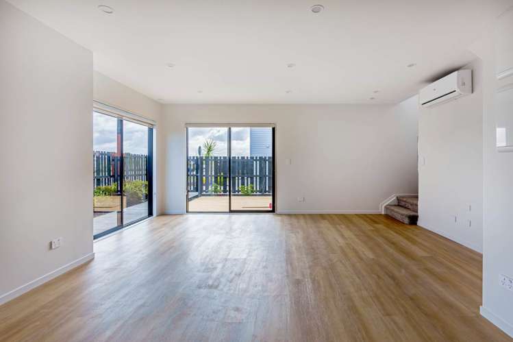 8/3 Pinefield Road Whenuapai_3