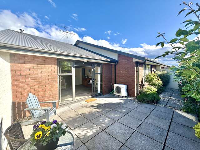 Townhouse in Mosgiel's centre