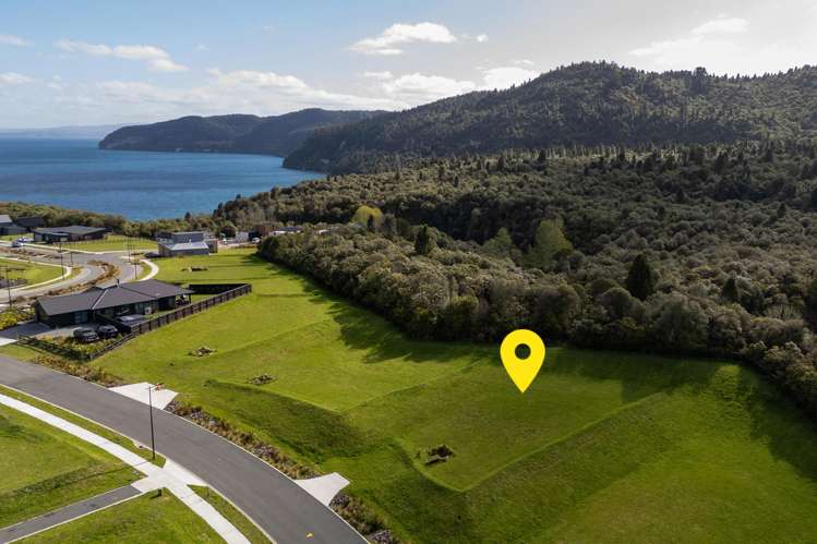 7 Otaketake Drive Kinloch_3