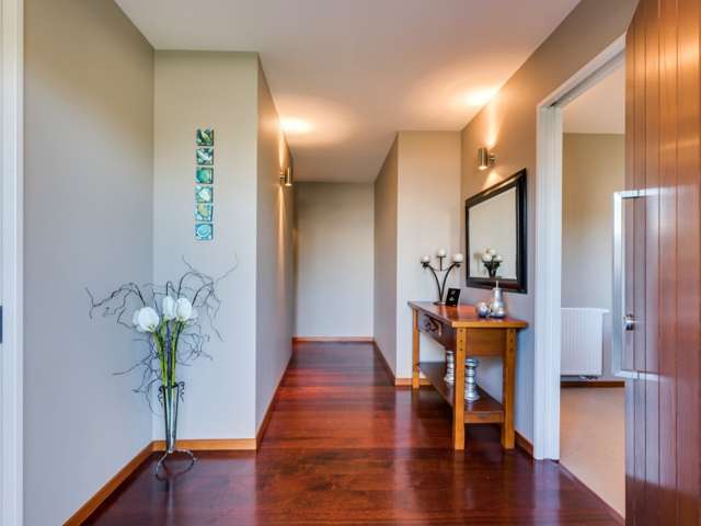 21 Wharewaka Road Wharewaka_2