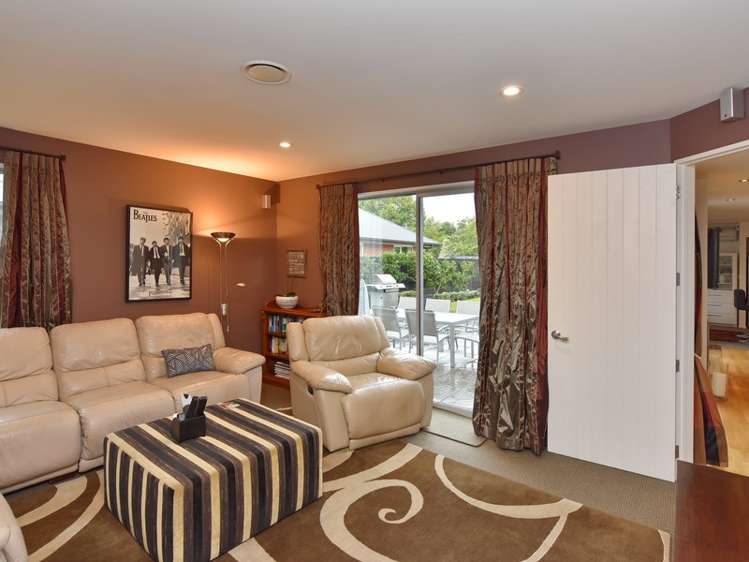 19 Springbrook Lane Northwood_8