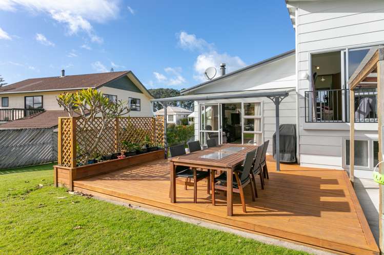 102 Awarua Place Whangamata_11