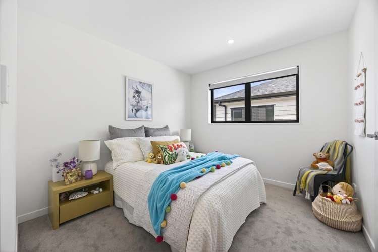 6 Ballyalton Crescent Flat Bush_11