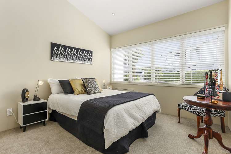 5/212 Hurstmere Road Takapuna_9