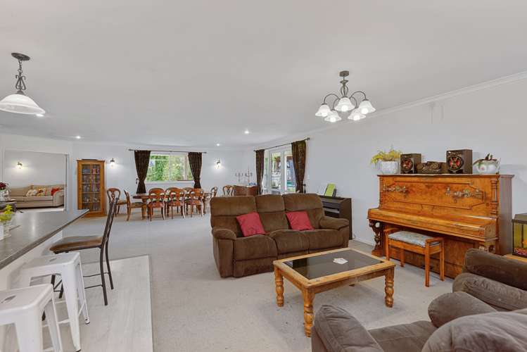 561 Johns Road Fernside_6