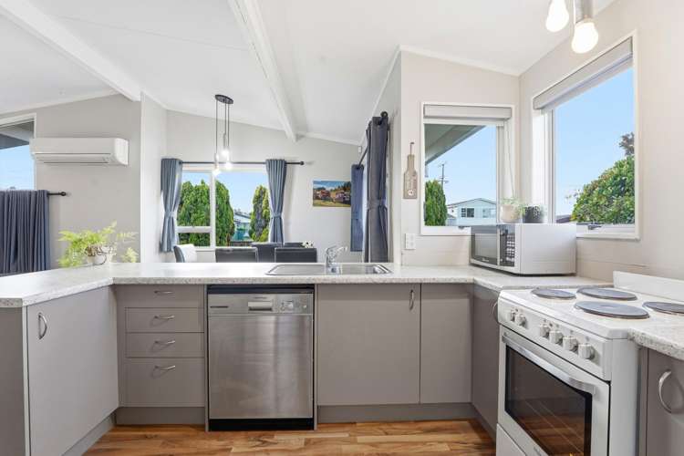 83 Devon Road Springvale_10