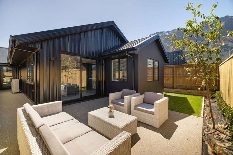 24-42 Forage Road, Hanley's Farm Jacks Point_12