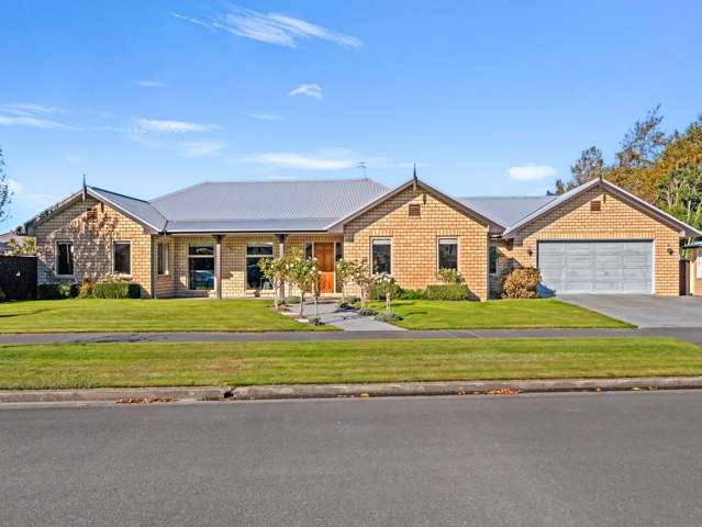 Spacious, sunny and superbly located