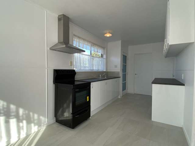 12 Chisholm Place Mangere East_3