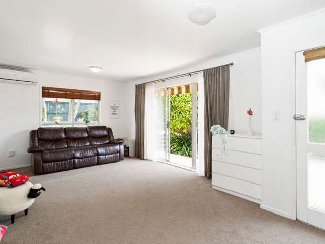 2/119 Abbotts Way Remuera_4