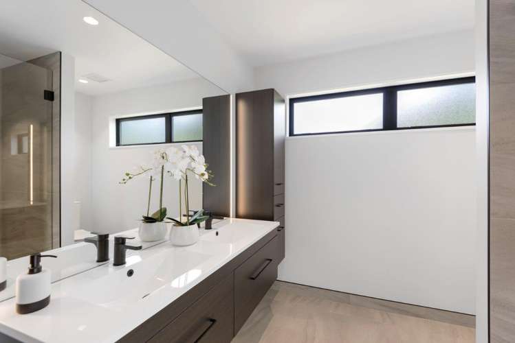 16 Mays Road Saint Albans_13