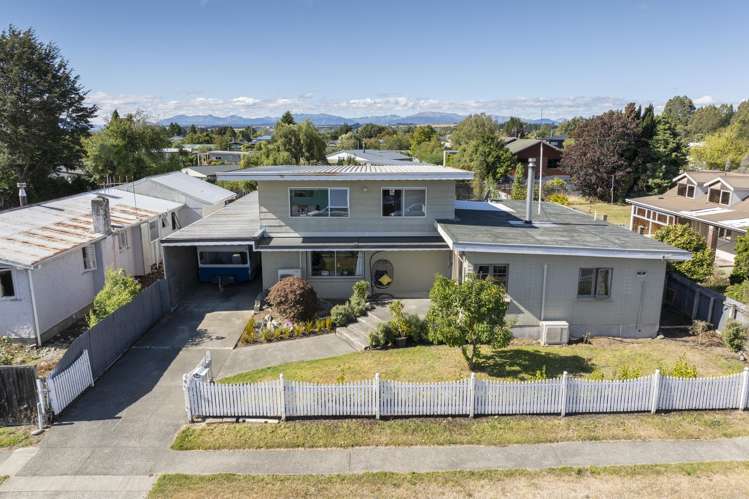 14 Pompolona Street Te Anau_27