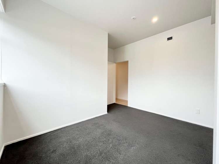  3B/163 Thorndon Quay Thorndon_13
