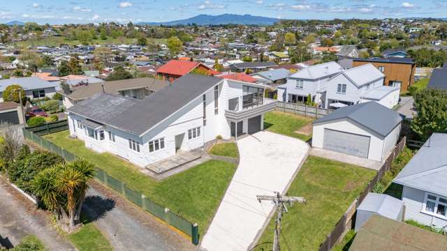 Four Car Garaging on 1.166 m2 Freehold section