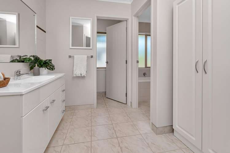 16 De L'isle Lane Maungatapere_16