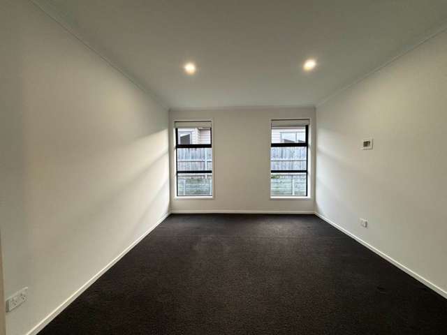 44 Couldrey Crescent Red Beach_3