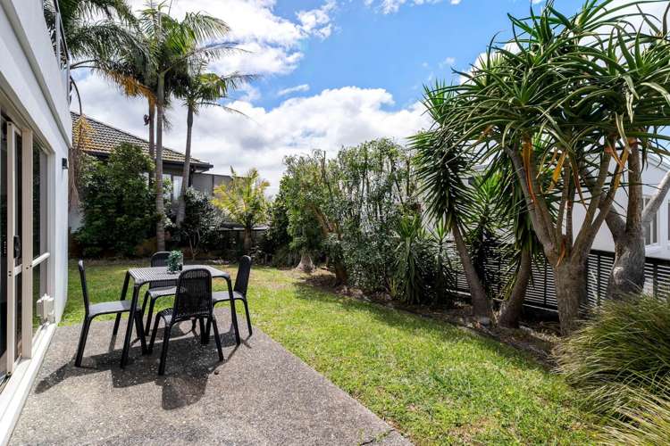 2/25 Churchill Road Murrays Bay_36