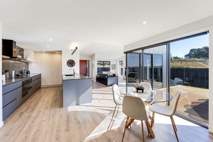64 Les Wakefield Road_4