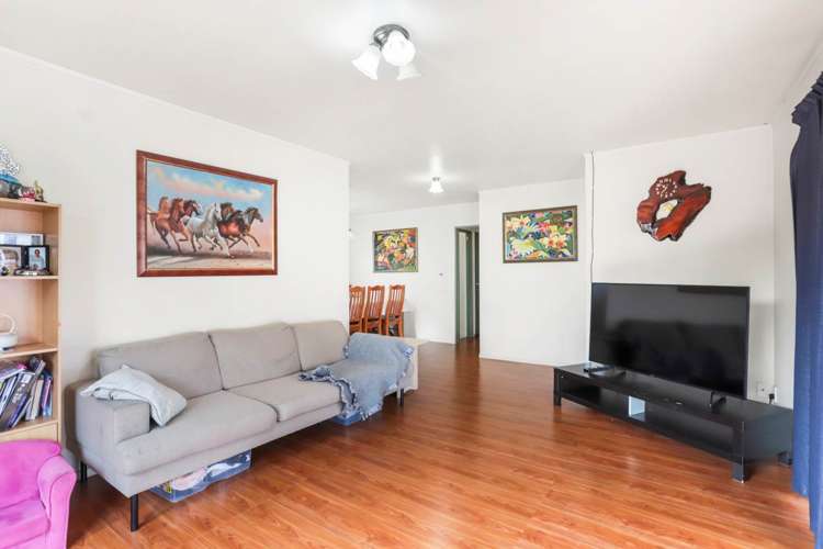 1 Robertson Road Ranui_5