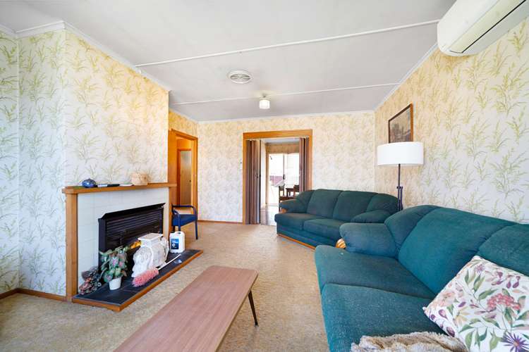 24 Cobham Crescent Kelston_7