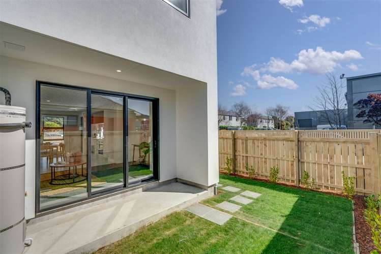 1/112 Barbour Street Waltham_16