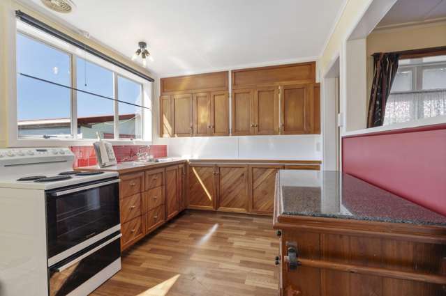 82 Orlando Street Stratford_3