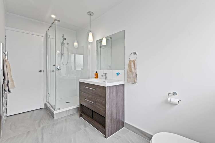 2/19 Landon Avenue Mangere East_16