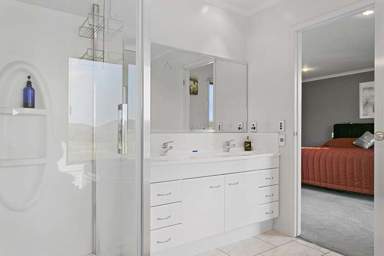 4/864 Whangamata Road Kinloch_16