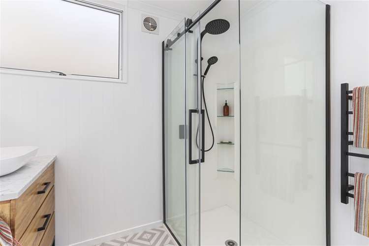 2/25a Beach Road Te Atatu Peninsula_18