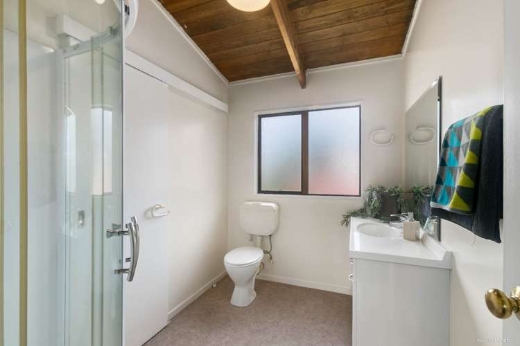 2/324 Swanson Road Henderson_13