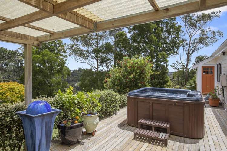 1258 East Coast Road Redvale_36