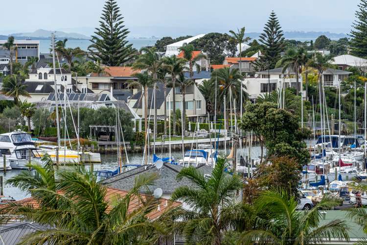 1/21 Commodore Parry Road Castor Bay_12