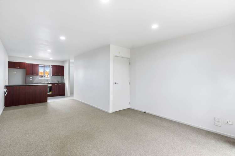 9/85 Portage Road New Lynn_1