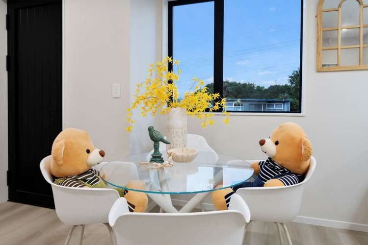 8A Mason Street New Lynn_13