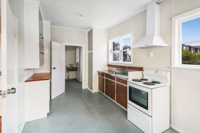 8 Compton Crescent 1353_1