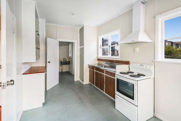 8 Compton Crescent 1353_1