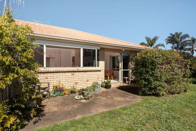 8 Hudson Grove Papamoa_13