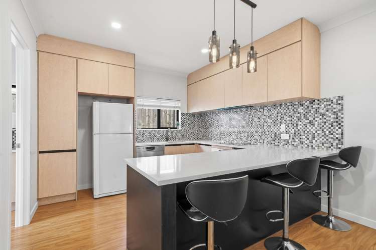 7 Bushfield Drive Flat Bush_5