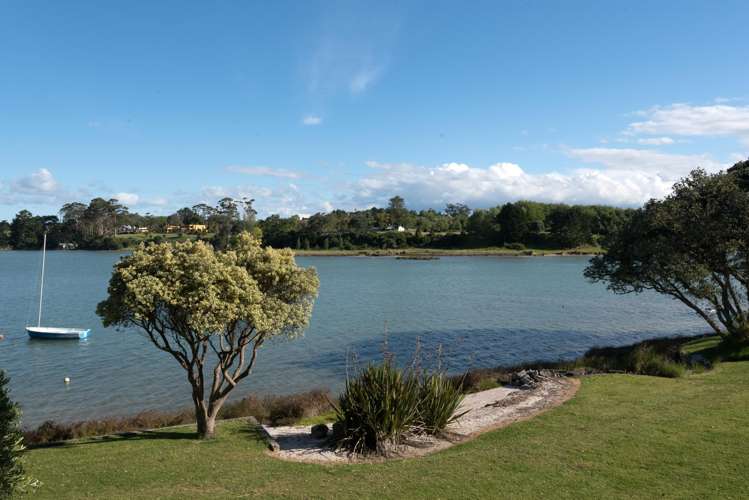 49 Pohutukawa Avenue Cockle Bay_0