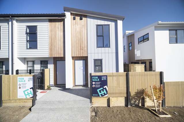 31 Wainuiomata Road Wainuiomata_1