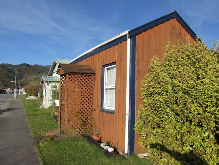 115 Broadway Reefton_12