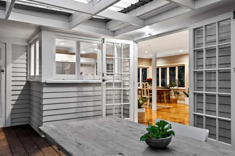 8 Sylvan Valley Avenue Titirangi_11