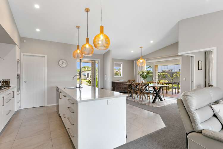 34 Awatira Drive Papamoa_5