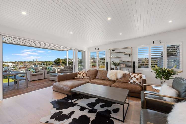 9 Commodore Parry Road Castor Bay_15