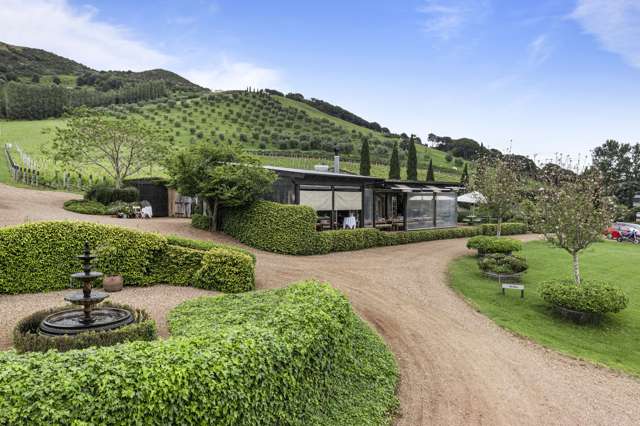 205 & 205A Awaawaroa Avenue Waiheke Island_4