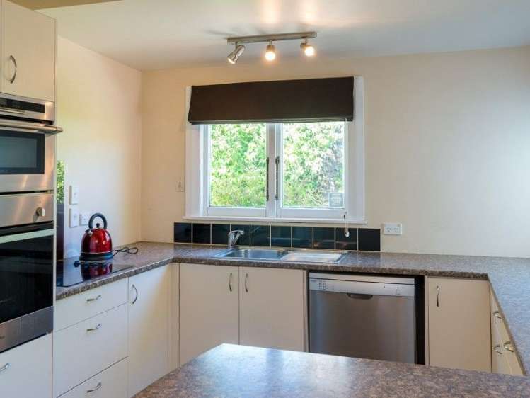 88 Waikawa Road Picton_2