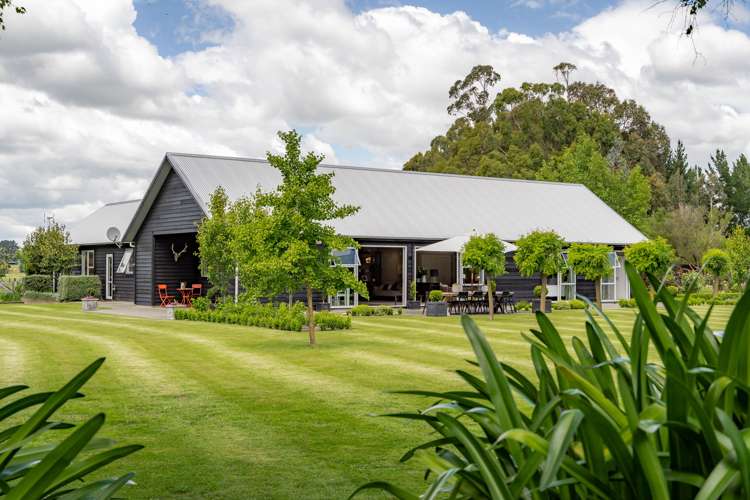 152 Willow Park Drive Opaki_4