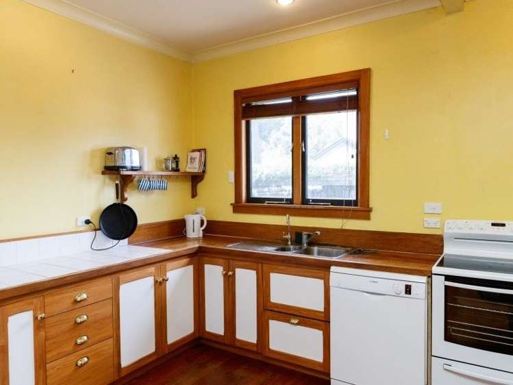 7 Awatea Terrace Hokowhitu_1